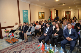 تقديم "مختارات من الأدب التركي"  إلى المجتمع الأذربيجاني