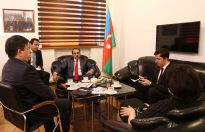L’Ambassadeur des Emirats Arabes Unis en Azerbaïdjan a visité le Centre de Traduction