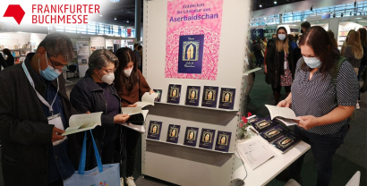 El libro “Leyli y Majnun” se exhibe en La Feria Internacional del Libro de Fráncfort